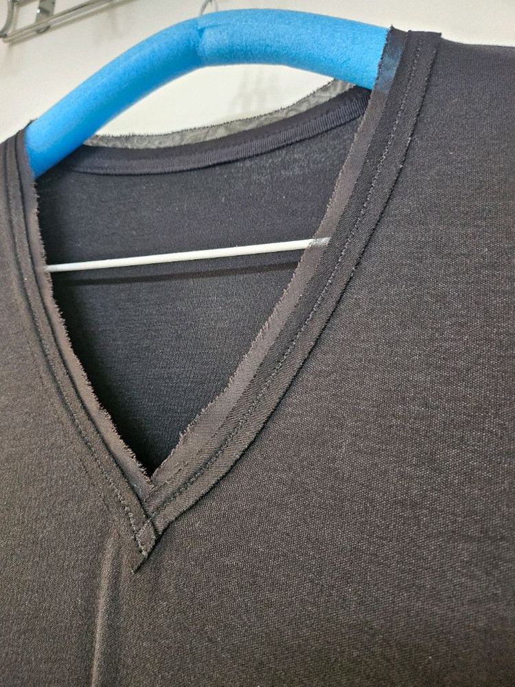 여성 반팔 V넥 티셔츠--2