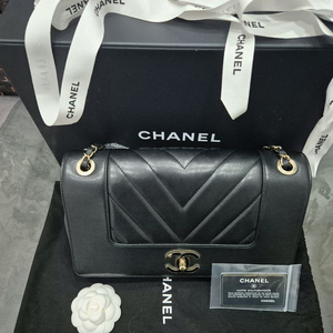 샤넬 마드모아젤 플랩백