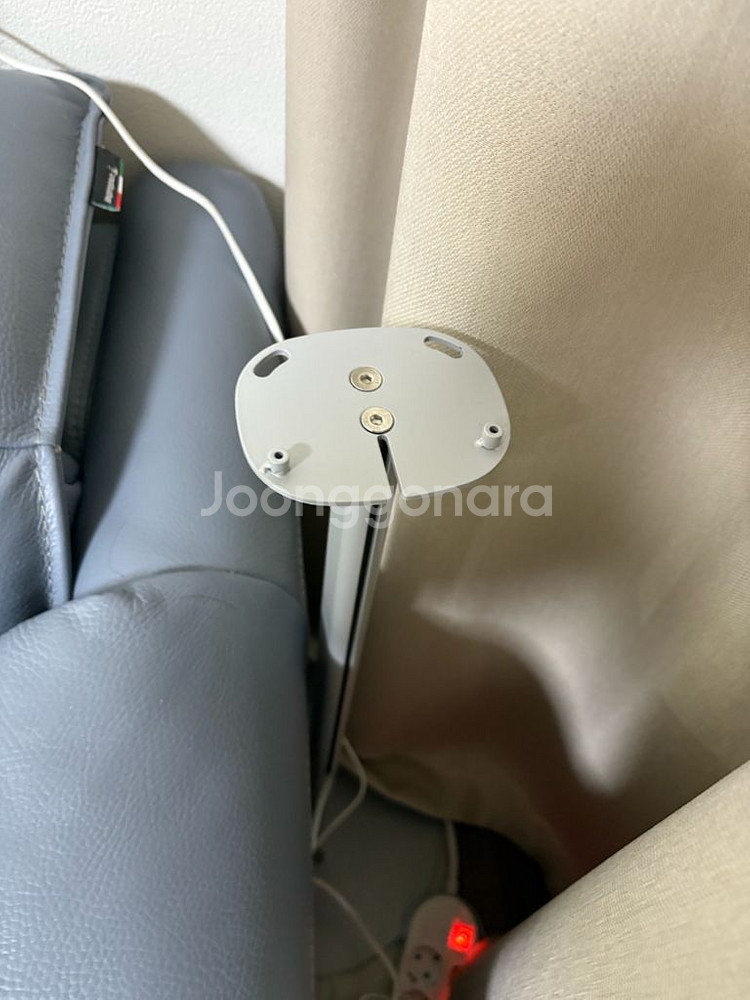 사이테이션 서라운드(리어)스피커 스탠드 거치대 팝니다.--1