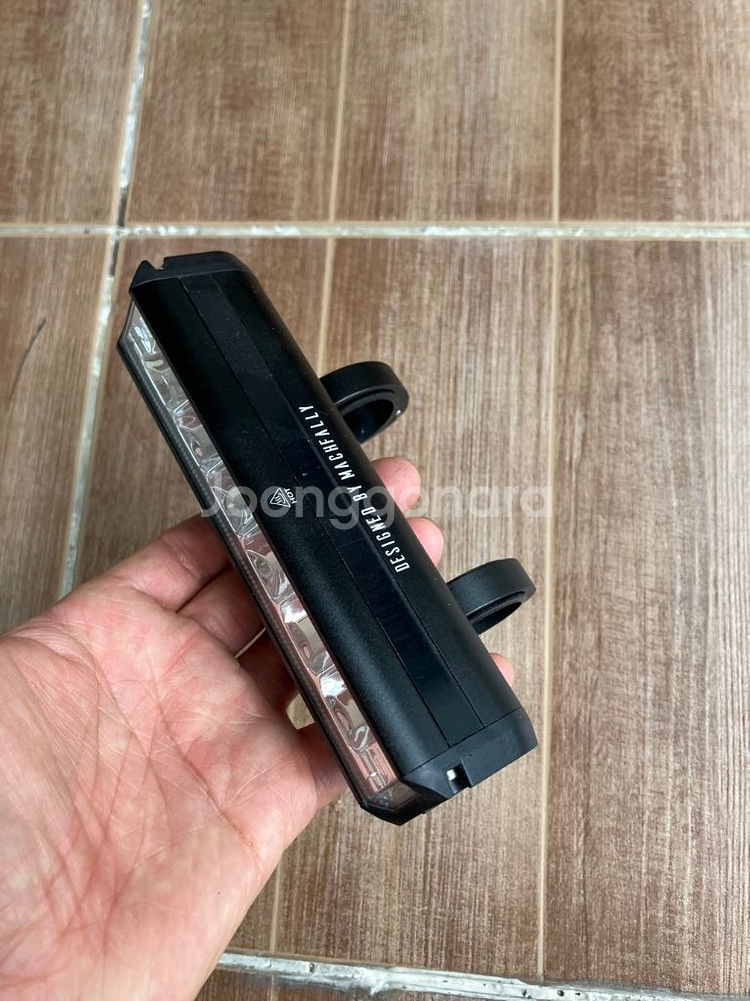 자전거용 전조등. 라이트. 후미등. 백라이트. 각 5천원~1만원 사이.--7