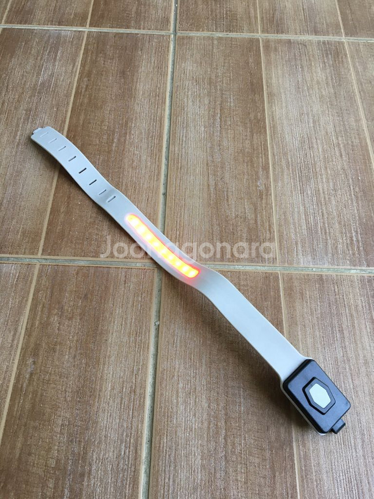 자전거용 전조등. 라이트. 후미등. 백라이트. 각 5천원~1만원 사이.--3