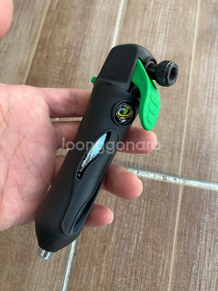 자전거용. 휴대용 CO2펌프. 휴대펌프. 각 5천원~1만원 사이.--5