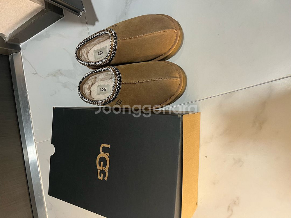 미국 어그 타스만 270--0