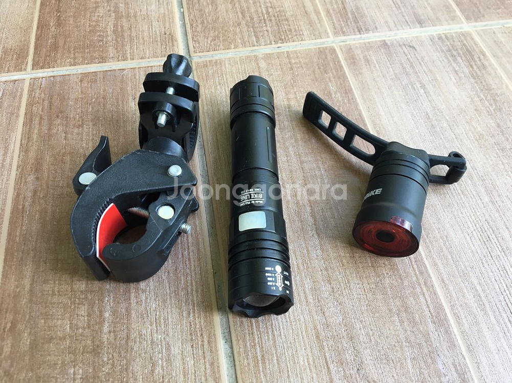 충전식 전조등+후미등 세트. 세트당 3만원.--0