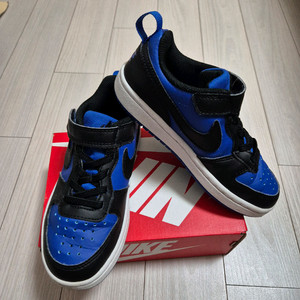 나이키키즈 코트버로우180