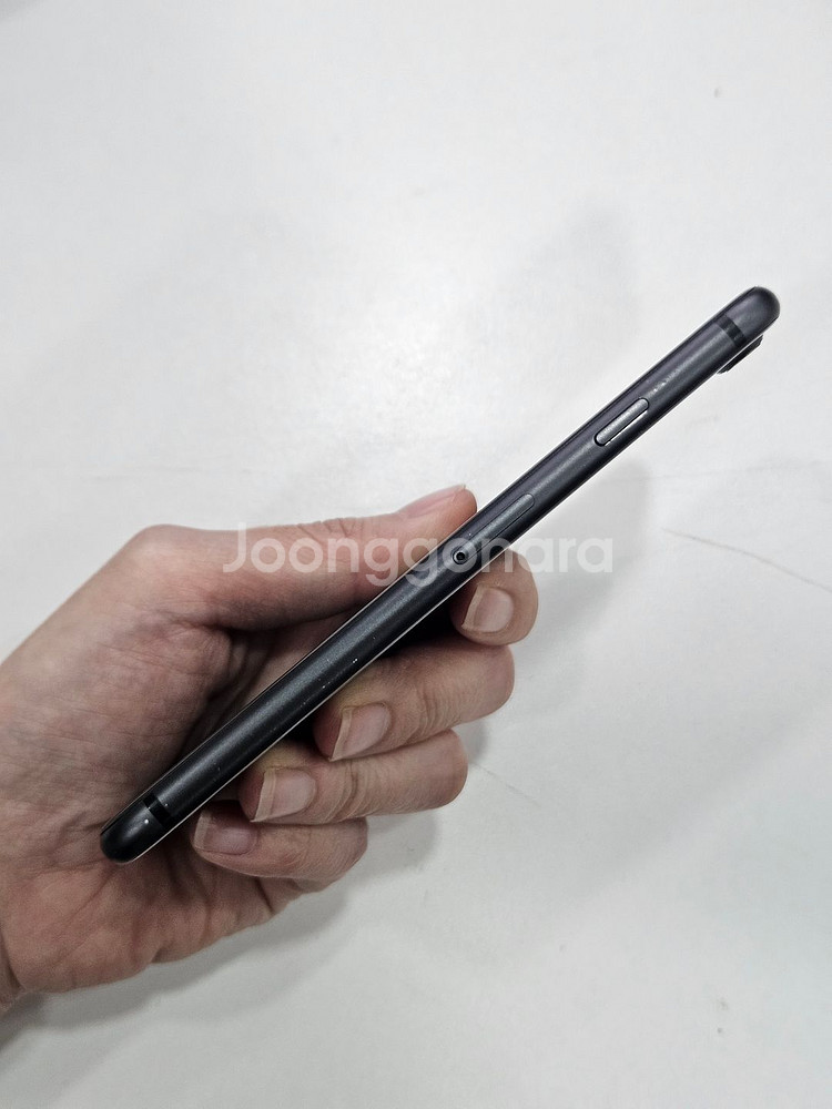 아이폰8 블랙 256GB B+급--2