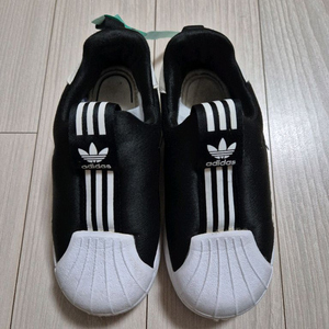 아디다스슈퍼스타360 160사이즈