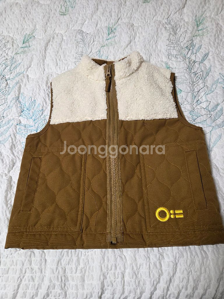 키즈남성 Oii 양털조끼 팝니다 사이즈110~116--0