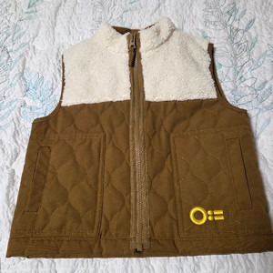 키즈남성 Oii 양털조끼 팝니다 사이즈110~116