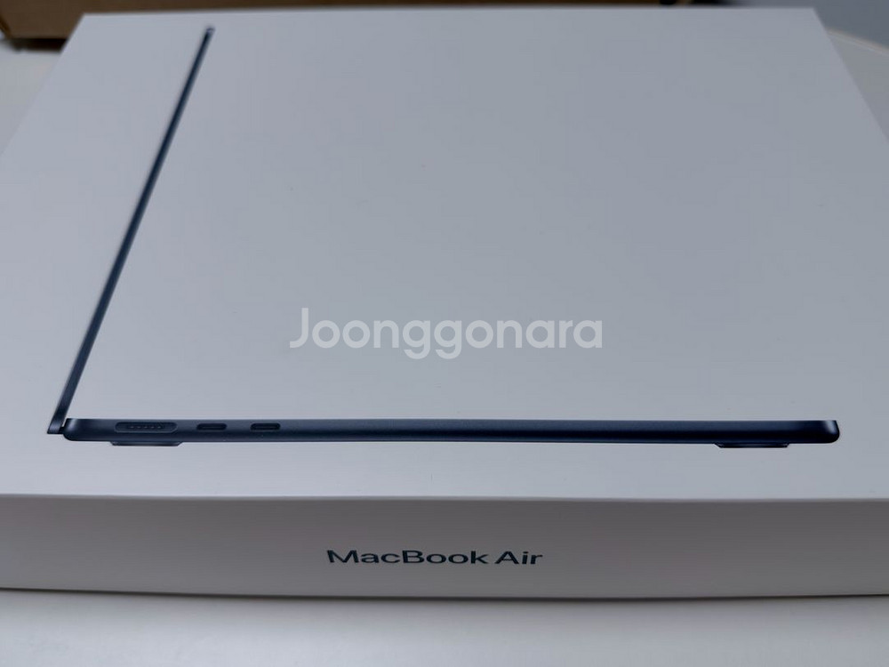 맥북에어 M2 13인치 미드나이트 8G 256G 기본형--0