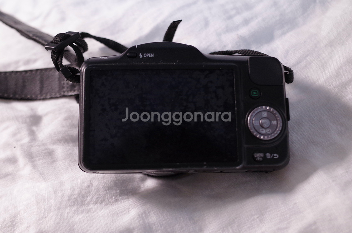 파나소닉 루믹스 GF3 + 20mm 마포렌즈--2