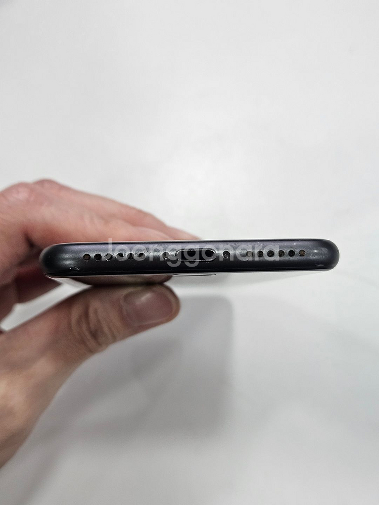 아이폰8 블랙 256GB B+급--4