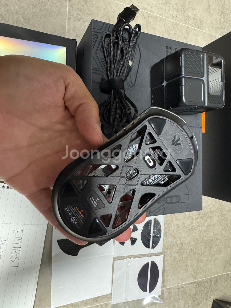 WLMouse Beast X 초경량 39g (짐승마우스) 4k 실버 판매합니다 (기본 미디엄 사이즈).--2