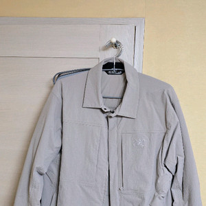 아크테릭스 크로닌 인슐레이티드 오버 셔츠 룬