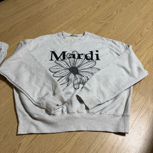 마르디 메크르디 맨투맨 트레이닝 세트