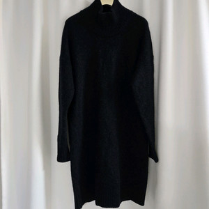 코스 터틀넥 니트 원피스