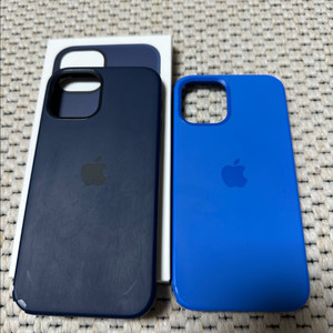 아이폰12프로 실리콘 네이비 파랑 정품 맥세이프 케이스 팝니다