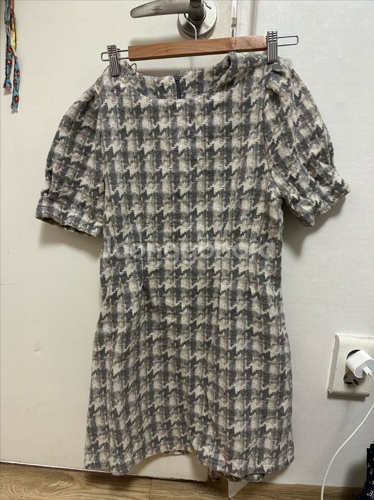 에이블리 하운드체크 트위드 원피스 그레이--3