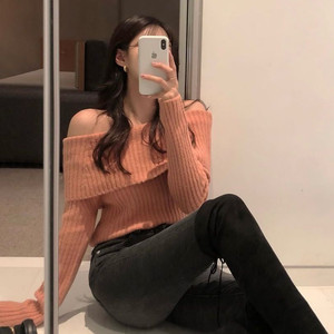 하와 오프숄더 니트