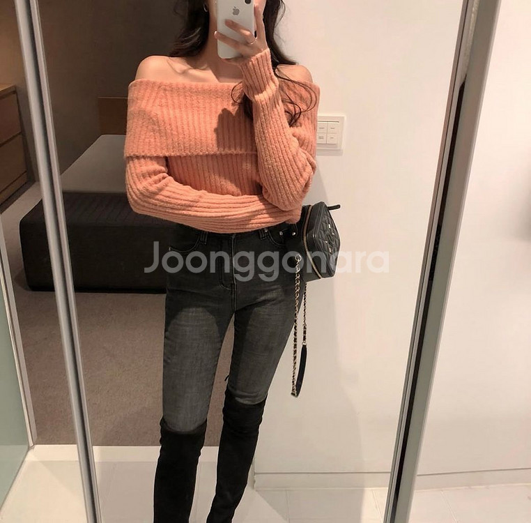 하와 오프숄더 니트--1