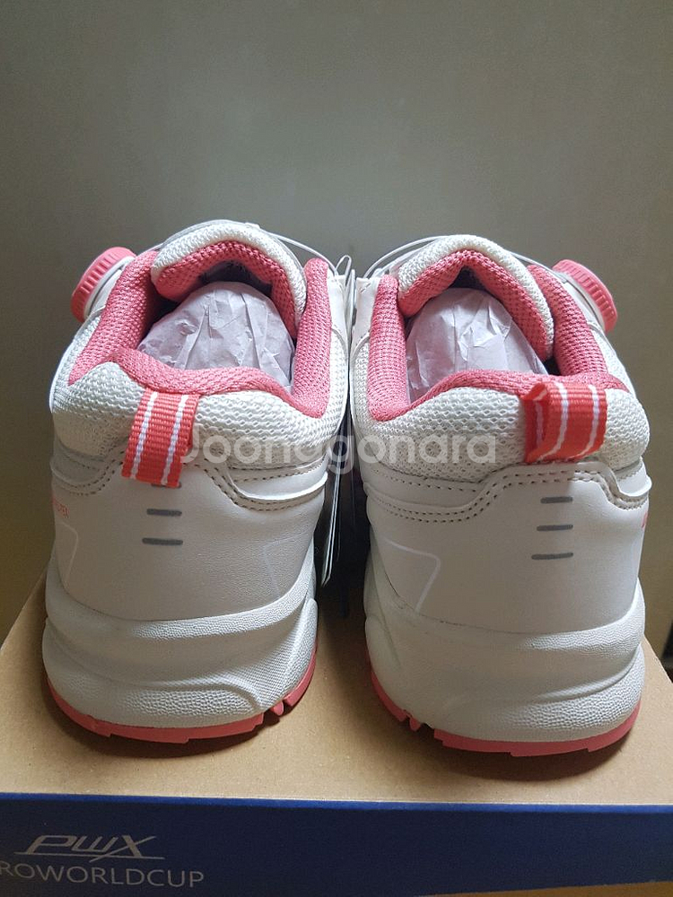 (새상품)방수 등산화 다이얼 트레킹화 245 프로월드컵--6