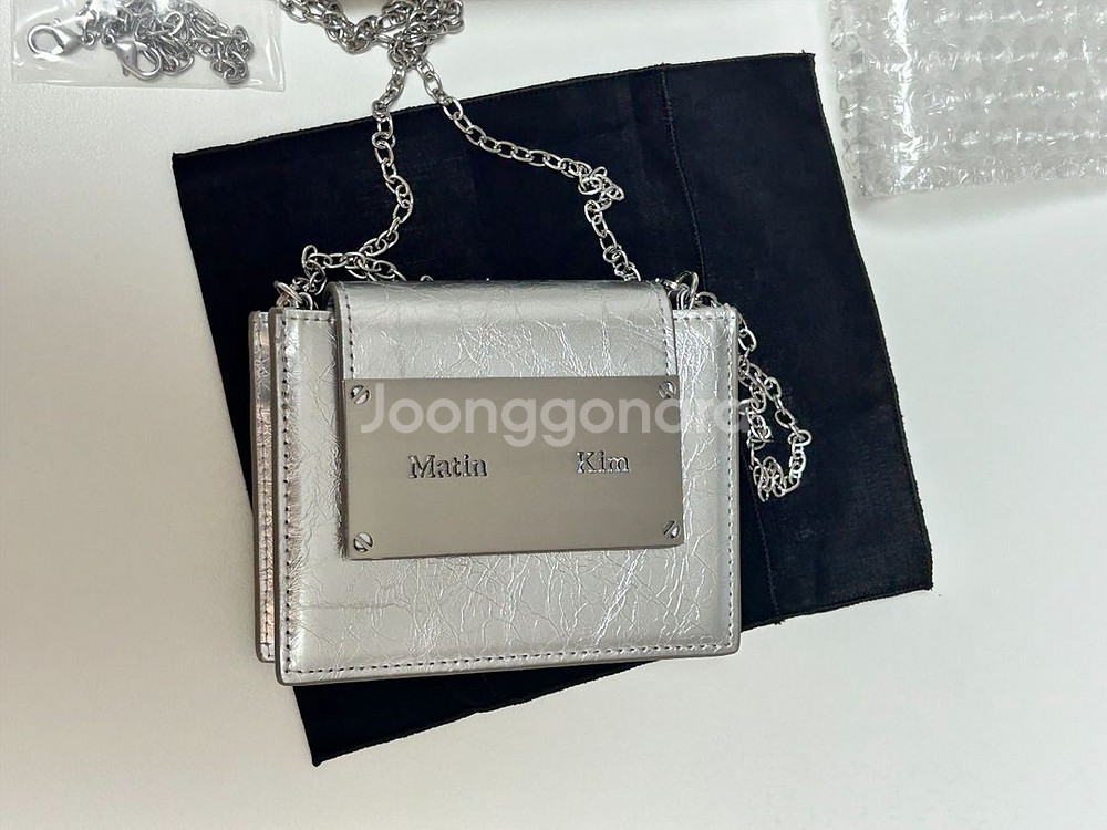 마땡킴 아코디언 미니백 실버 운포 7.5만원--2