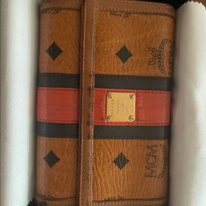 MCM 지갑 중지갑