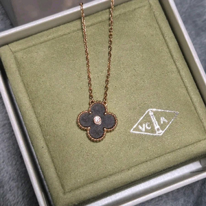 (2023년 홀리데이) 반클리프 빈티지 알함브라 목걸이 실버 옵시디언