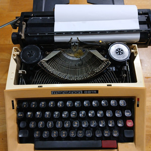 마라톤 타자기 88TR