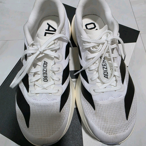 아디다스 아디제로 EVo SL 러닝화 220사이즈