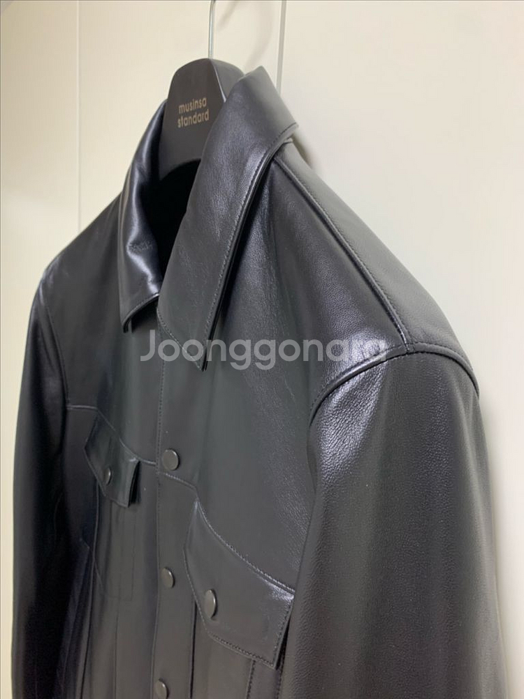 무신사 스탠다드 램스킨 트러커 재킷--11