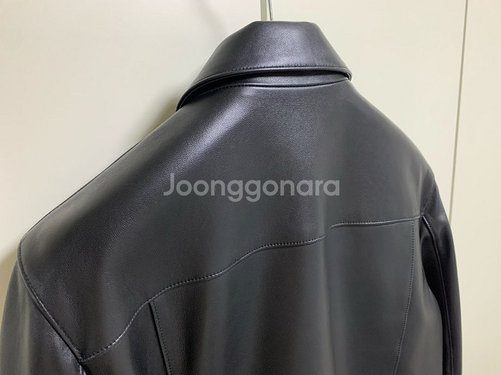 무신사 스탠다드 램스킨 트러커 재킷--13