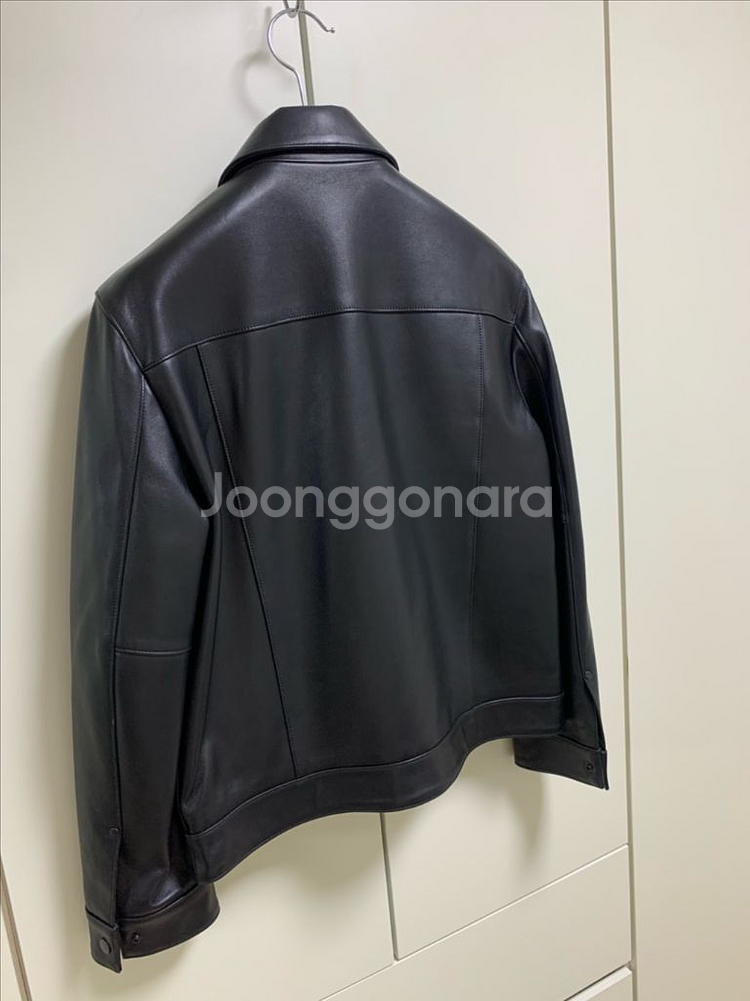 무신사 스탠다드 램스킨 트러커 재킷--14