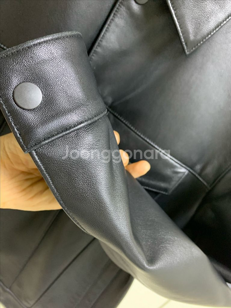 무신사 스탠다드 램스킨 트러커 재킷--16