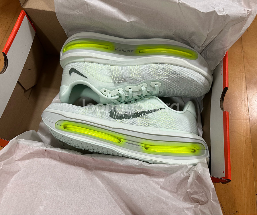 나이키 보메로프리미엄 270mm 새제품 판매 합니다--0