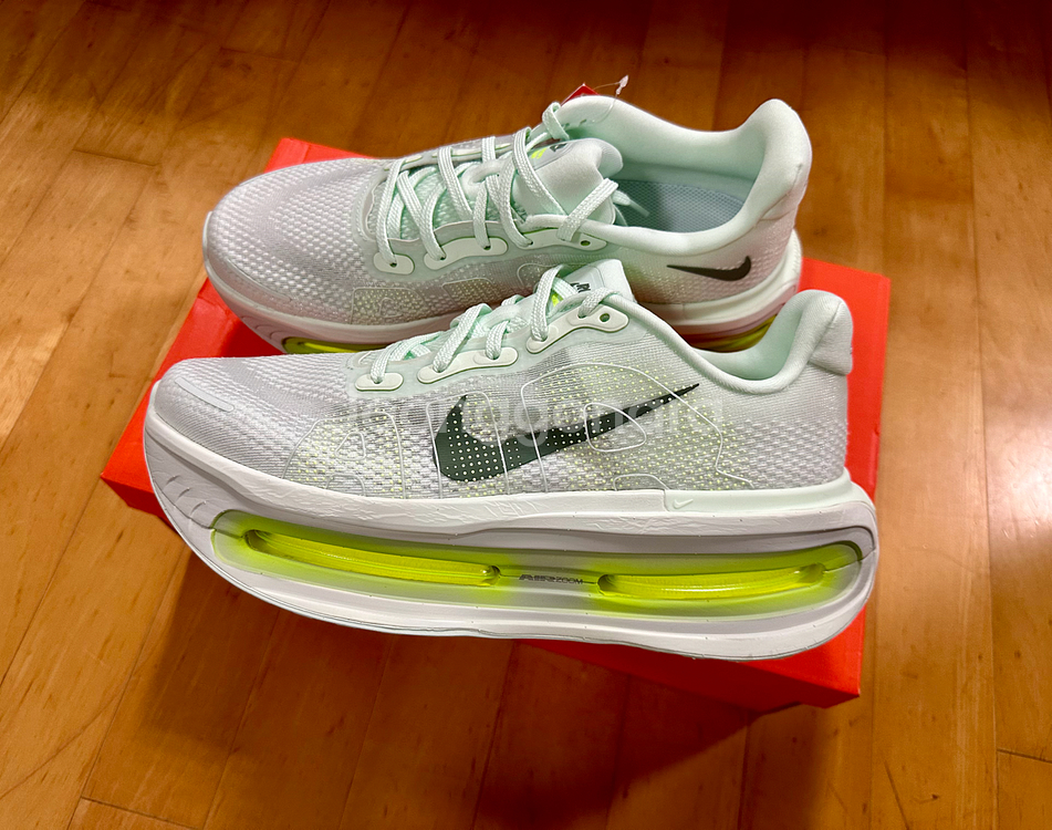 나이키 보메로프리미엄 270mm 새제품 판매 합니다--1