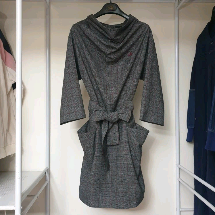 비비안웨스트우드 글렌체크 카울넥 모직 원피스--1