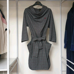 비비안웨스트우드 글렌체크 카울넥 모직 원피스