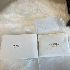 샤넬 뷰티 파우치