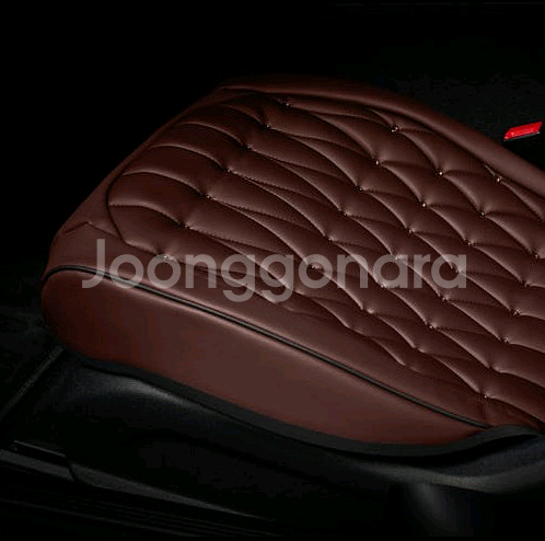 IOM 누비드 볼륨업 차량용 방석 시트커버 블랙 새상품 판매합니다.--1