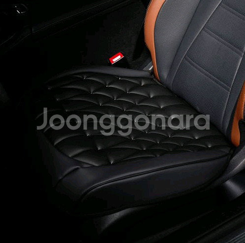 IOM 누비드 볼륨업 차량용 방석 시트커버 블랙 새상품 판매합니다.--0