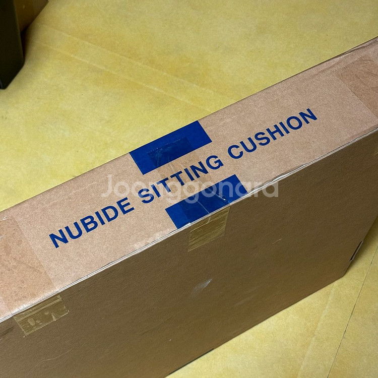 IOM 누비드 볼륨업 차량용 방석 시트커버 블랙 새상품 판매합니다.--3