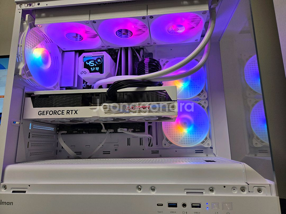 9800x3d, b850m wifi, rtx4080 super 화이트PC--2