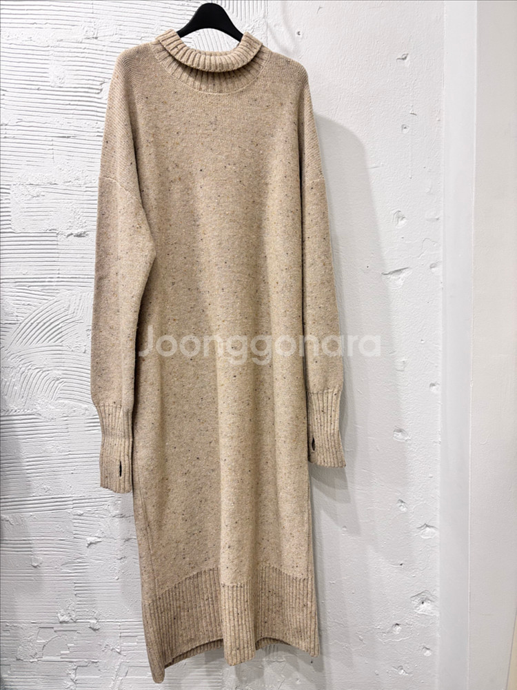 코스 터틀넥 니트 롱원피스--0