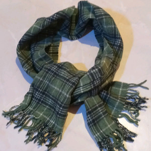 그린 체크 무늬 목도리, 프린지 머플러