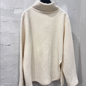 오르 크림아이보리 터틀넥 모직블라우스