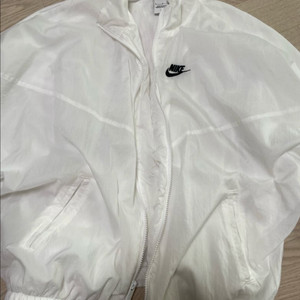 에센셜 윈드러너 바람막이