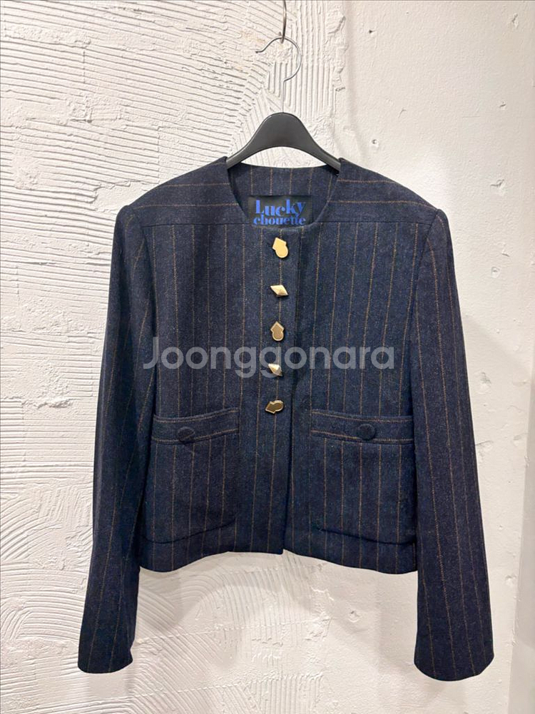 럭키슈에뜨 스트라이프 버튼 울자켓--0