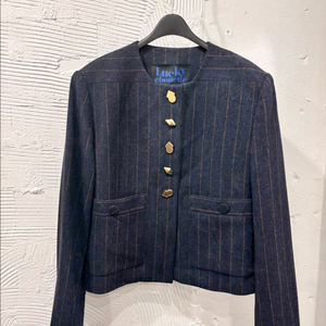 럭키슈에뜨 스트라이프 버튼 울자켓