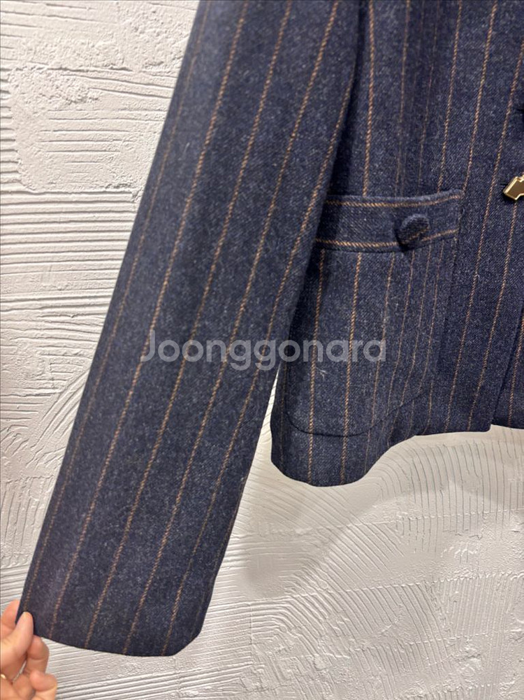 럭키슈에뜨 스트라이프 버튼 울자켓--3